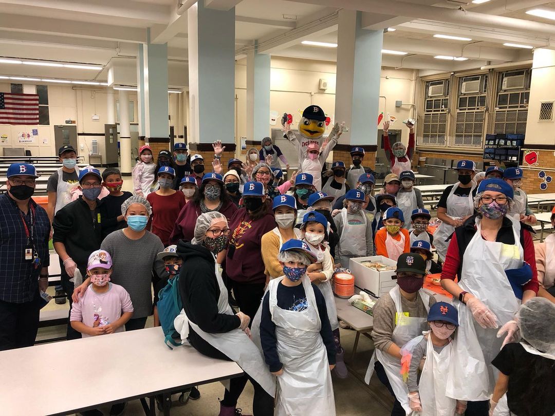 Brooklyn Cyclones and volunteers making sandwiches on GivingTuesday